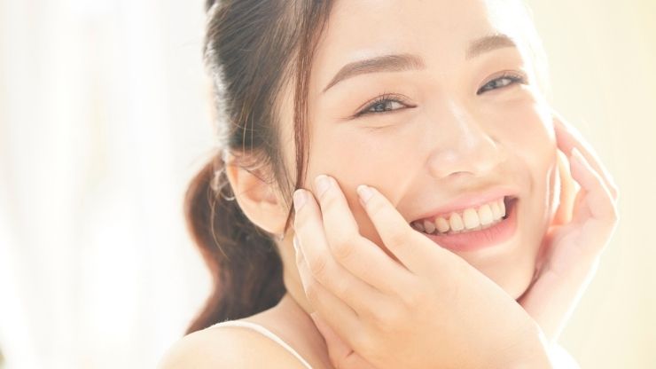 笑顔の女性