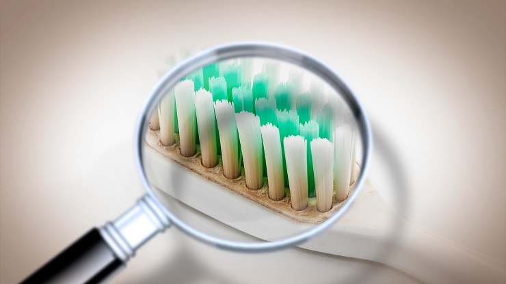 ホワイトニング歯磨き粉の危険性は？