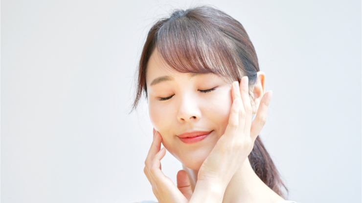 顔のシミを消す方法とは 自宅でのスキンケアから皮膚科治療まで 咲くラボ
